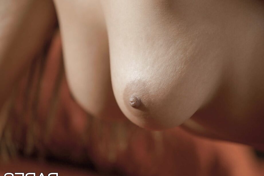16P Linda puma latina com peitos grandes Adrianna Luna pega esperma