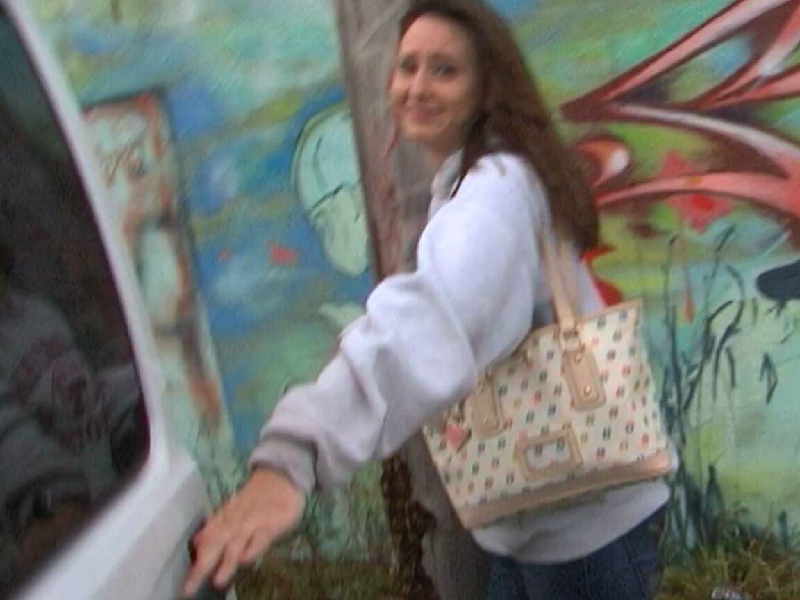 21P Curvaceous amateur babe Ashley Jordan humping a rock-hard dick in a van