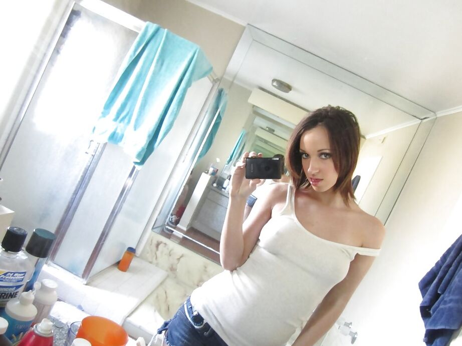 13P Ex-namorada e às vezes pornstar Jada Stevens se despindo para selfies nuas