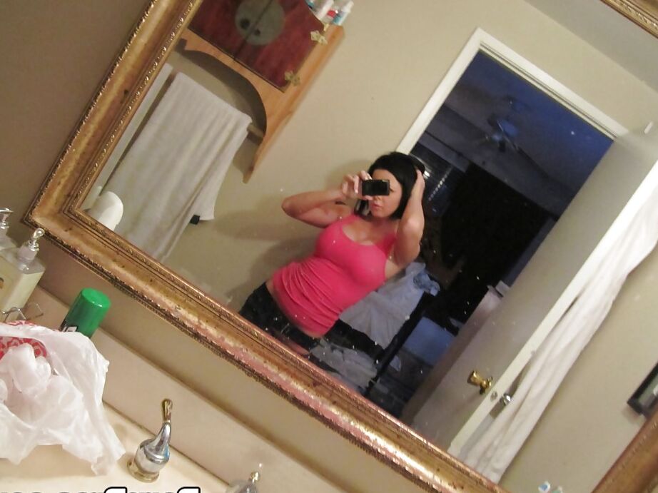 16P Hot ex-gf Loni Evans taking selfshots of her perfect tits in bathroom mirror
