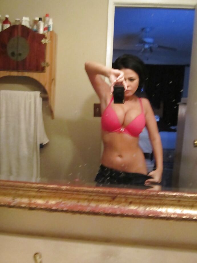 16P Hot ex-gf Loni Evans taking selfshots of her perfect tits in bathroom mirror