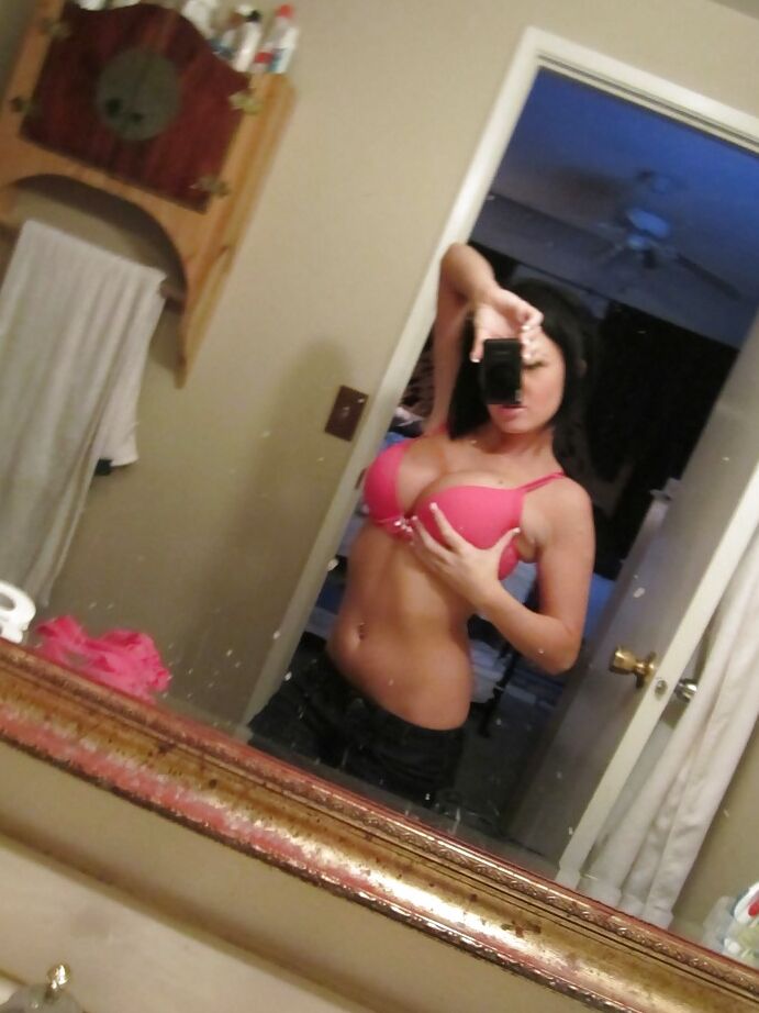 16P Hot ex-gf Loni Evans taking selfshots of her perfect tits in bathroom mirror