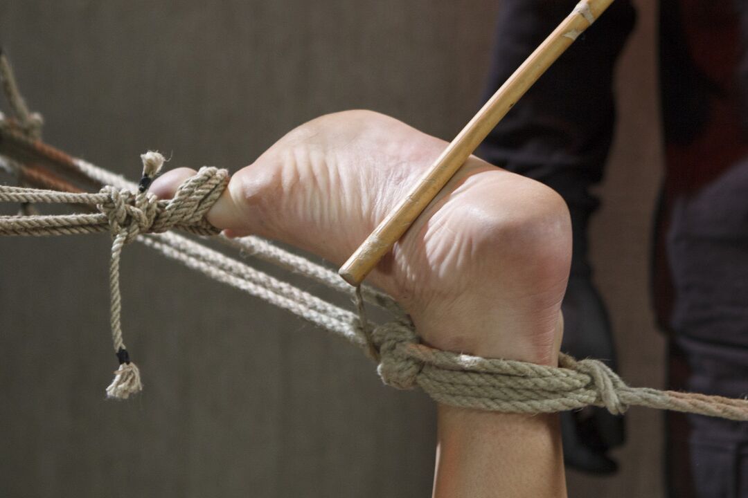 21P Sadistic Rope Andre Shakti