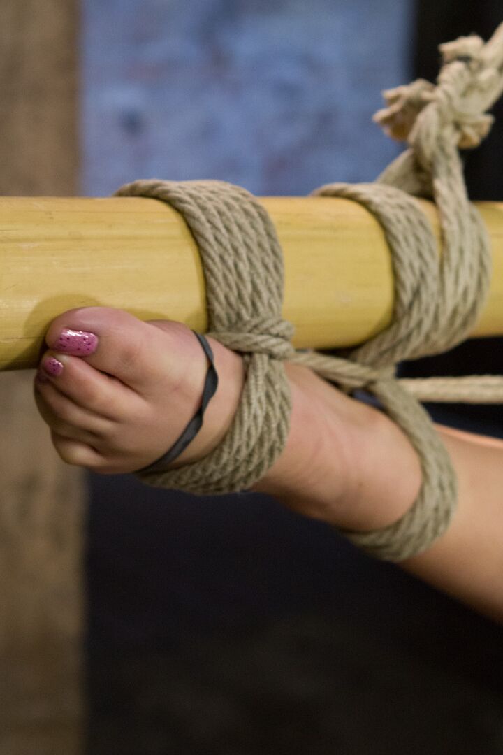 21P Hogtied Kristina Rose