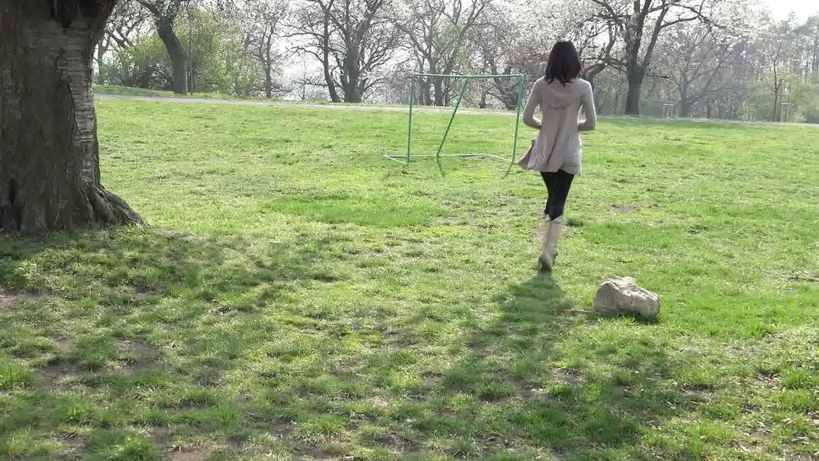 15P Eveline Neill squats and pees on picnic bench