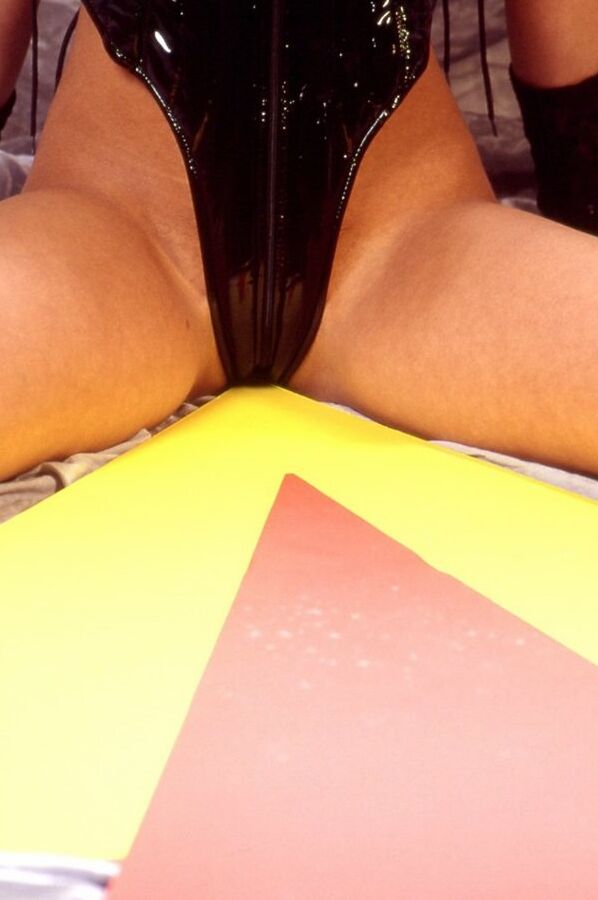 21P Platinum Indian Gorgeus Babe zeigt ihre sexy Muschi