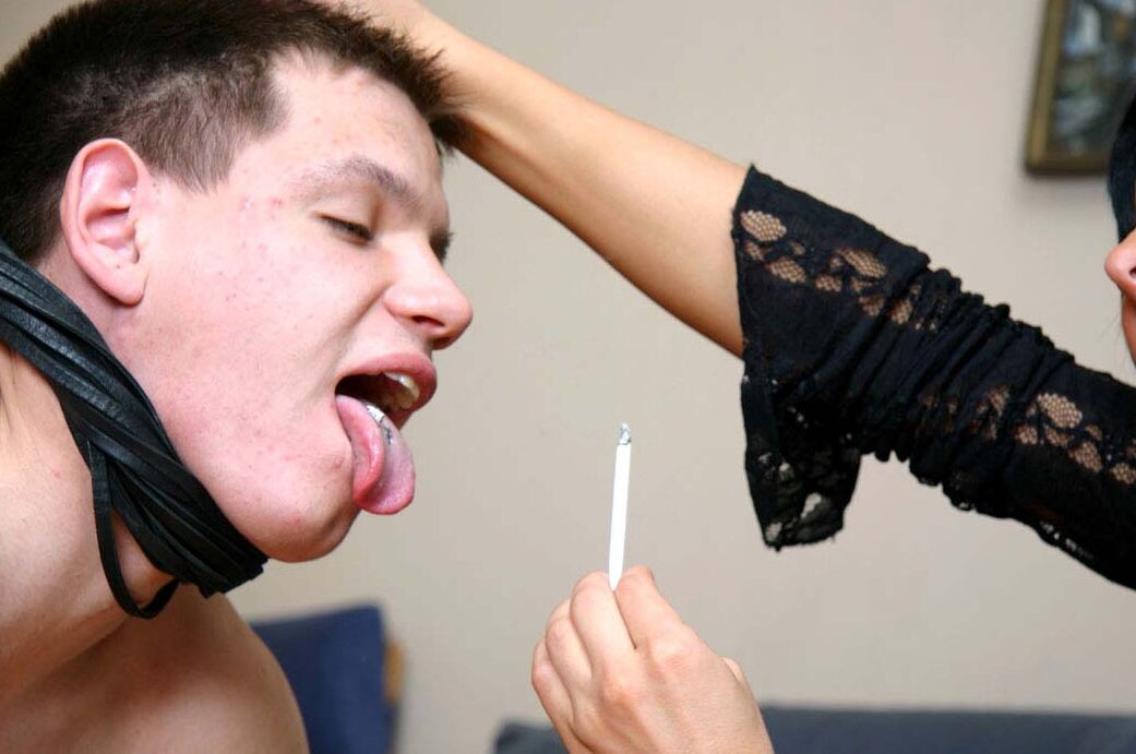 16P ホットなブルネットの愛人が肉厚なサブ男に自分の力を見せつける
