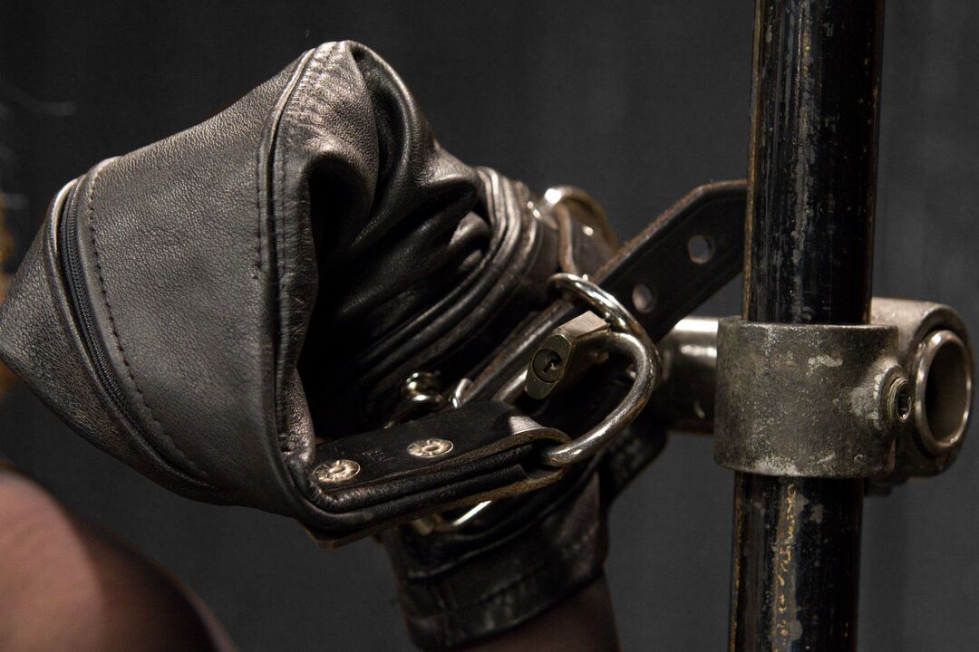 21P Device Bondage Star