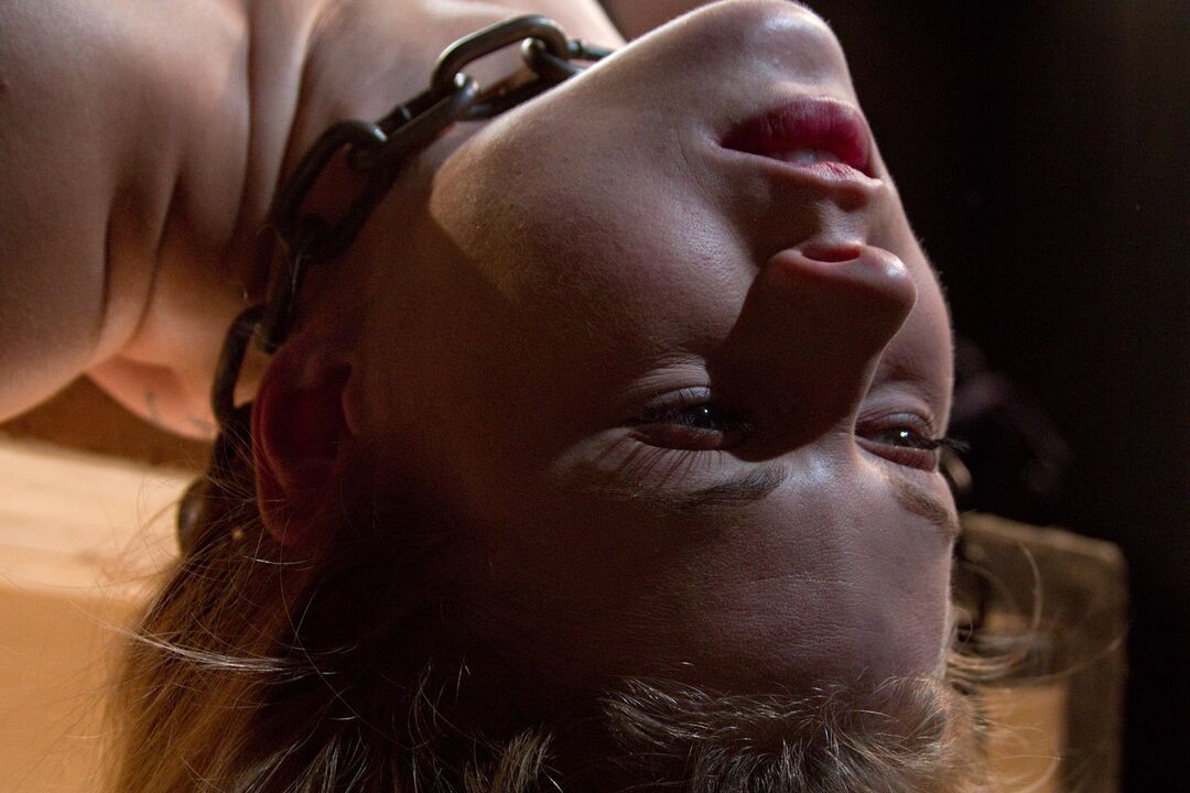 Dispositivo 21P Bondage Tati Russo