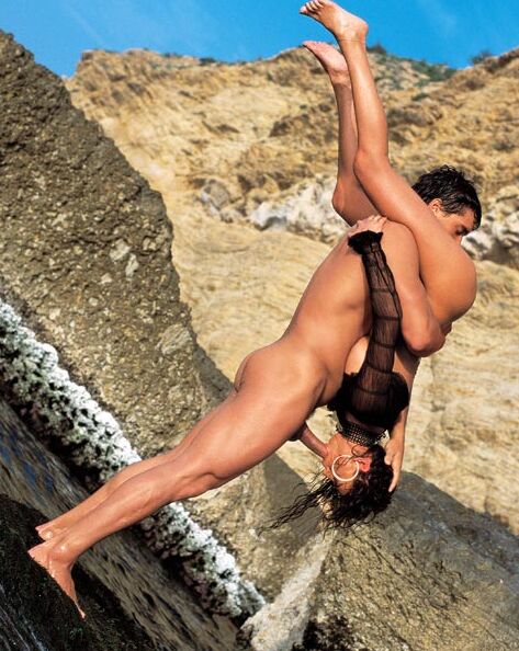 12P Hot Latina pornstar Olivia del Rio é fodida durante sexo selvagem em um rio