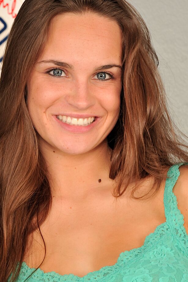 16P Smiley teenage hottie Teal Conrad uncovering her tempting curves