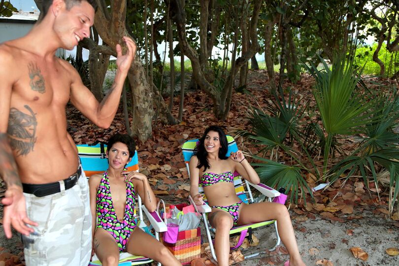 12P Latina teens in swimsuits get picked up at beach for a hot threesome