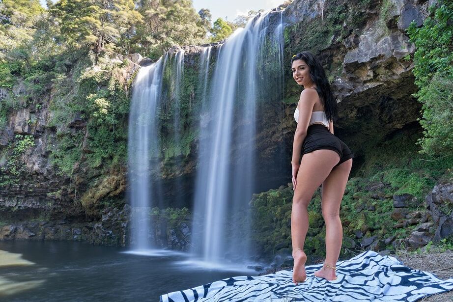 15P En La Grieta Gina Valentina