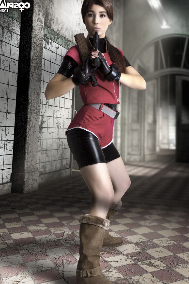 12P Cosplay Érotique Claire Resident Evil cosplay nu
