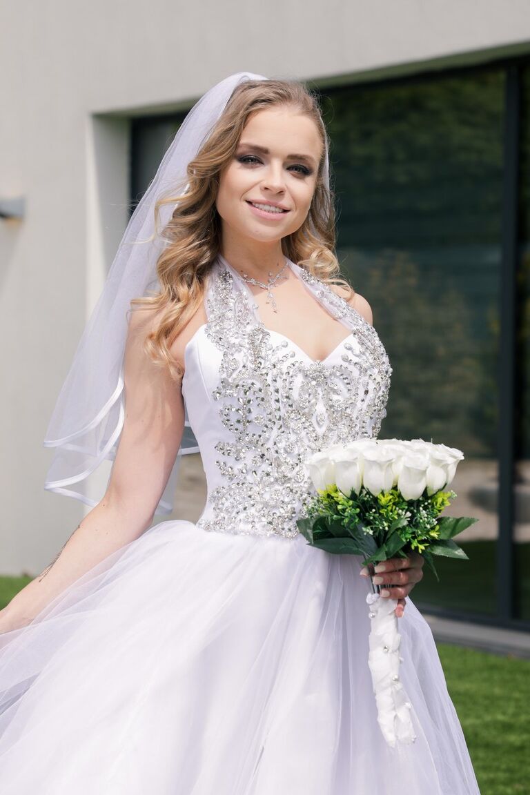 Alexa Flexy, mannequin 12P Centerfold, a des relations sexuelles hardcore le jour de son mariage