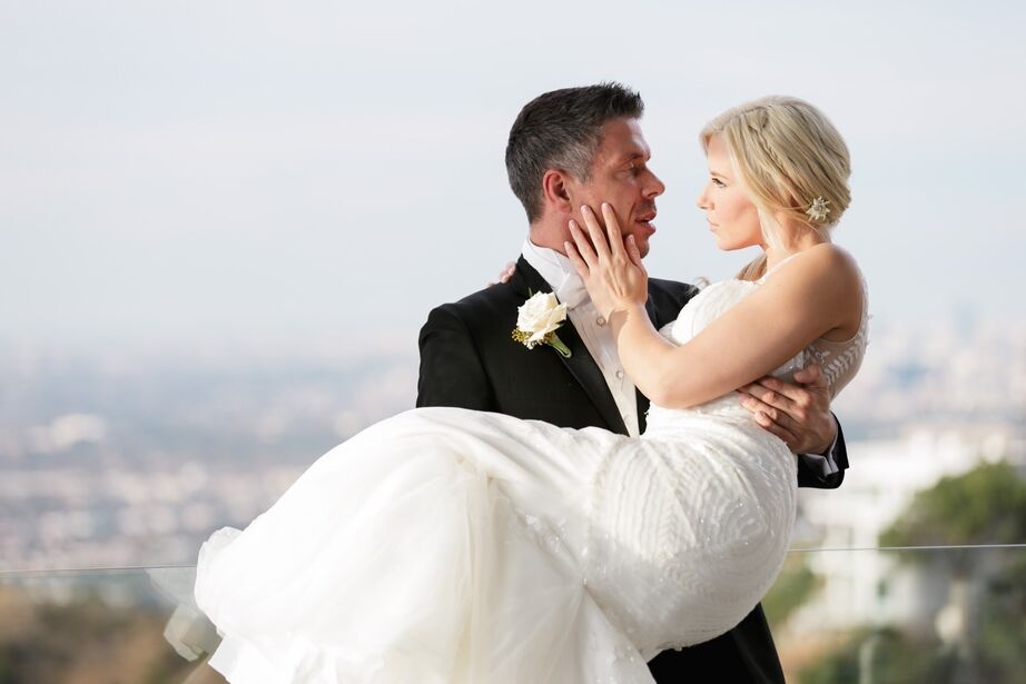 16P A loira gostosa Anikka Albrite consuma seus votos de casamento após se casar