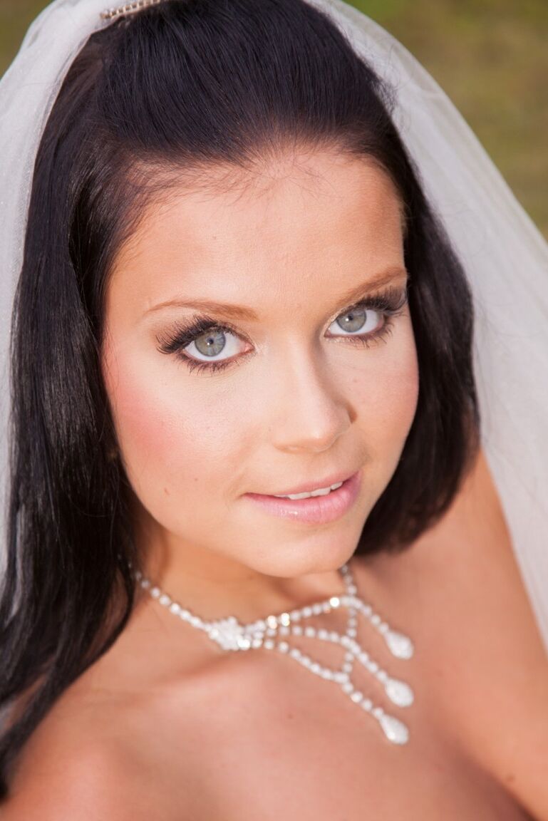 21P Gorgeous bride with nice breasts Victoria Blaze takes a cock in front of a car
