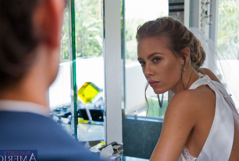 21P A noiva Nicole Aniston é desossada pelo melhor amigo do marido no banheiro