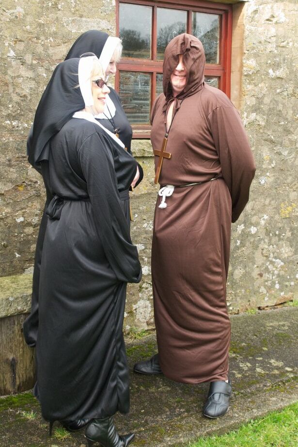 20P Naughty nun Speedy Bee and a Sister have a threesome with the Friar