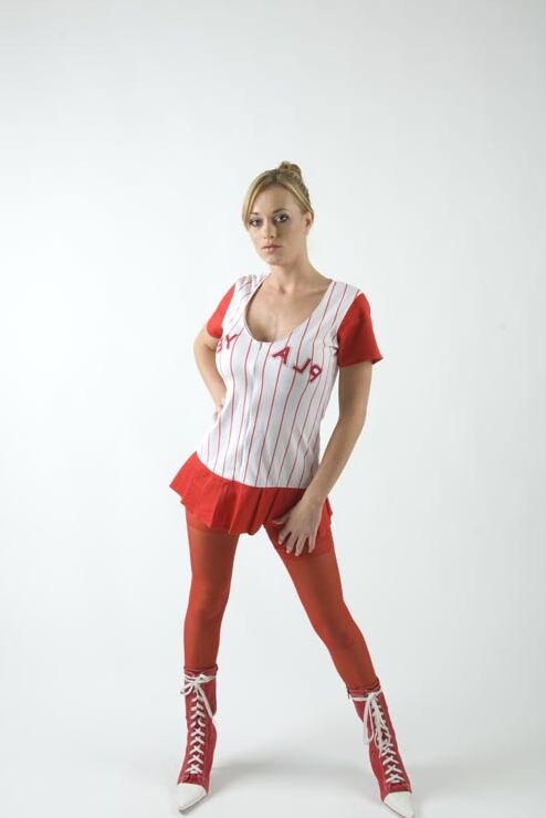 19P Blonde Cheerleaderin Paige Ashley zeigt ihre falschen Titten