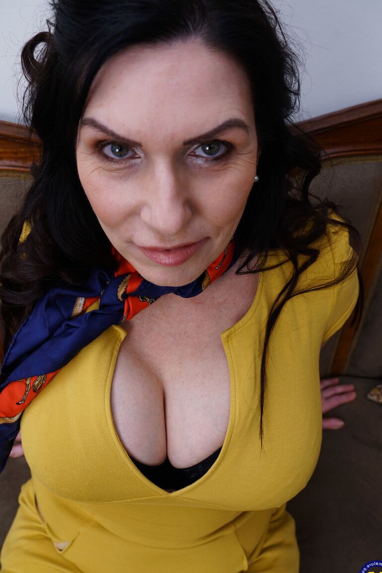 19P Lesbianas amateurs calientes Ava Black
