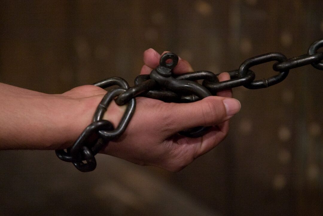 21P Device Bondage Isis Love