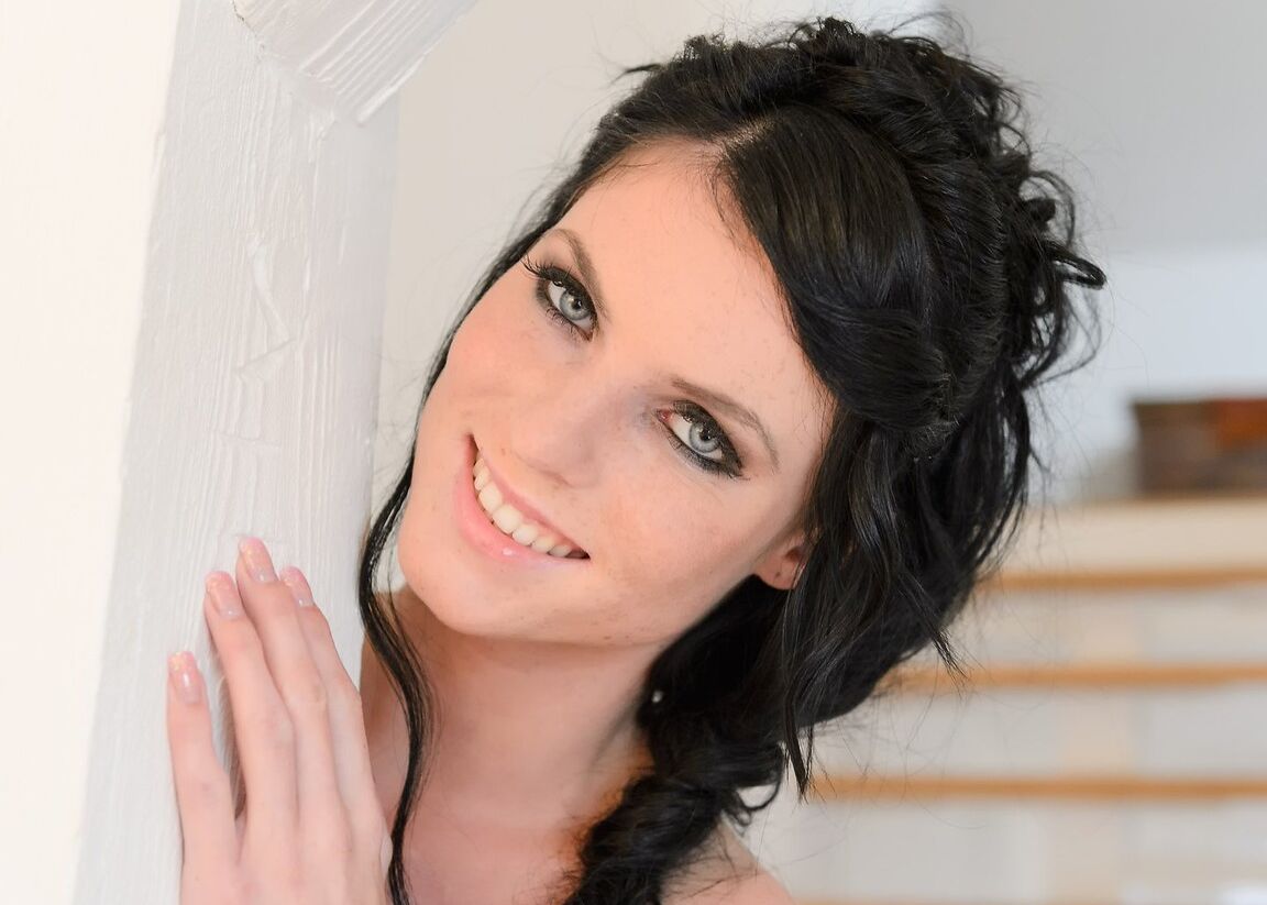 12P Alluring brunette with long legs makes her nude modelling debut