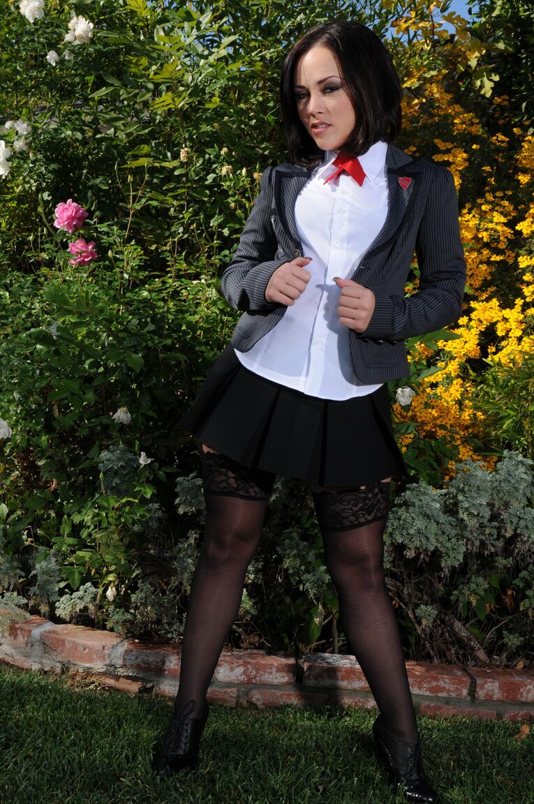 15P College vixen Kristina Rose getting anally pounded in the garden