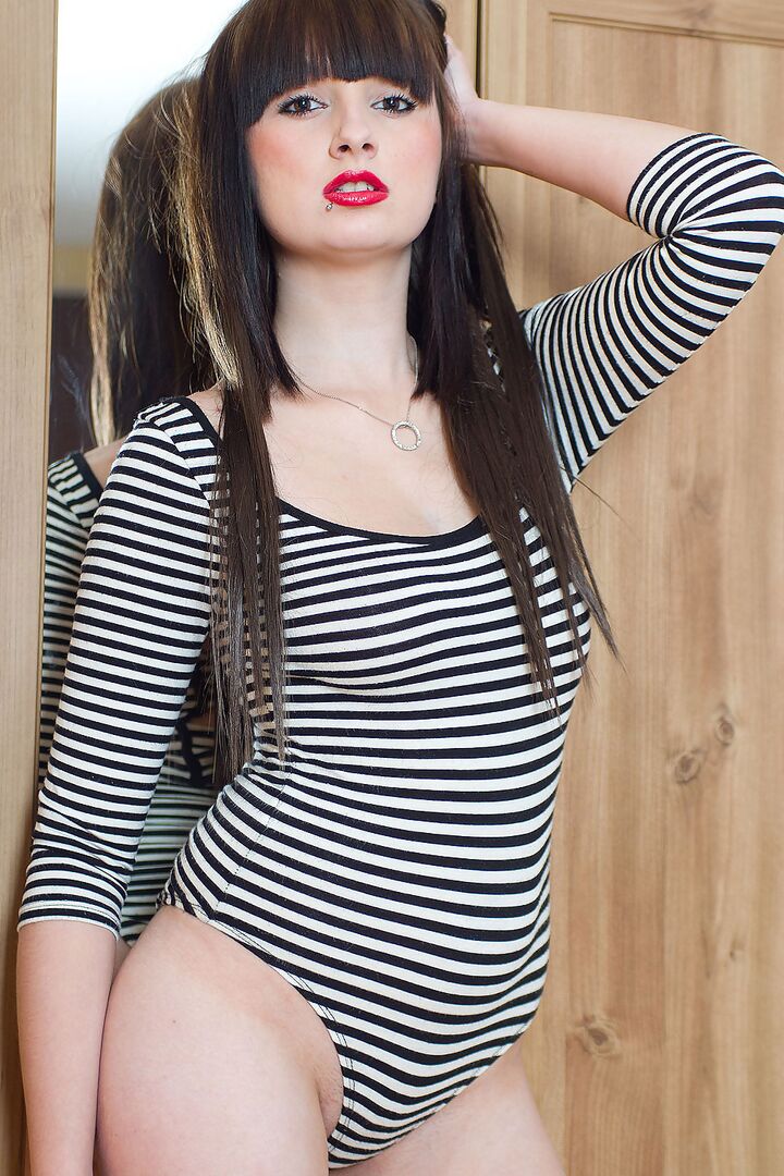 16P Amateur model with red lips Layla Seget gets naked afore a bedroom mirror