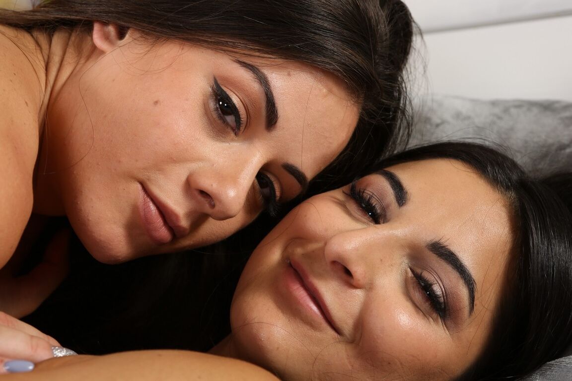 21P Giorgia Roma, jeune lesbienne italienne, anulingus