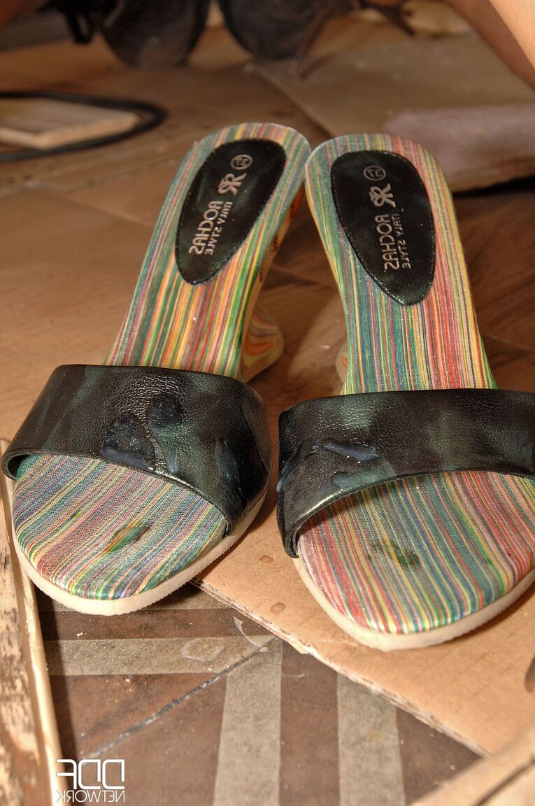 21P Jambes et pieds chauds Lily Cross