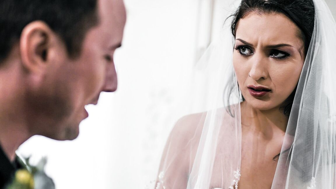 20P La novia adolescente Bella Rolland es follada por el hermano del novio el día de su boda
