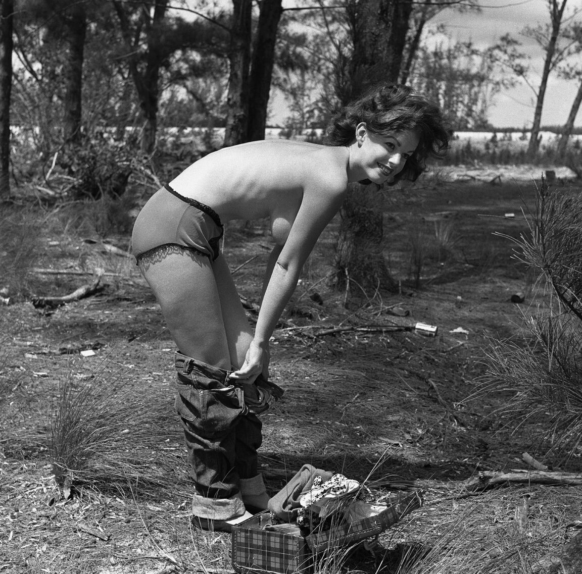 14P Black and white photoshooting with sexy playboy playmate Myrna Weber