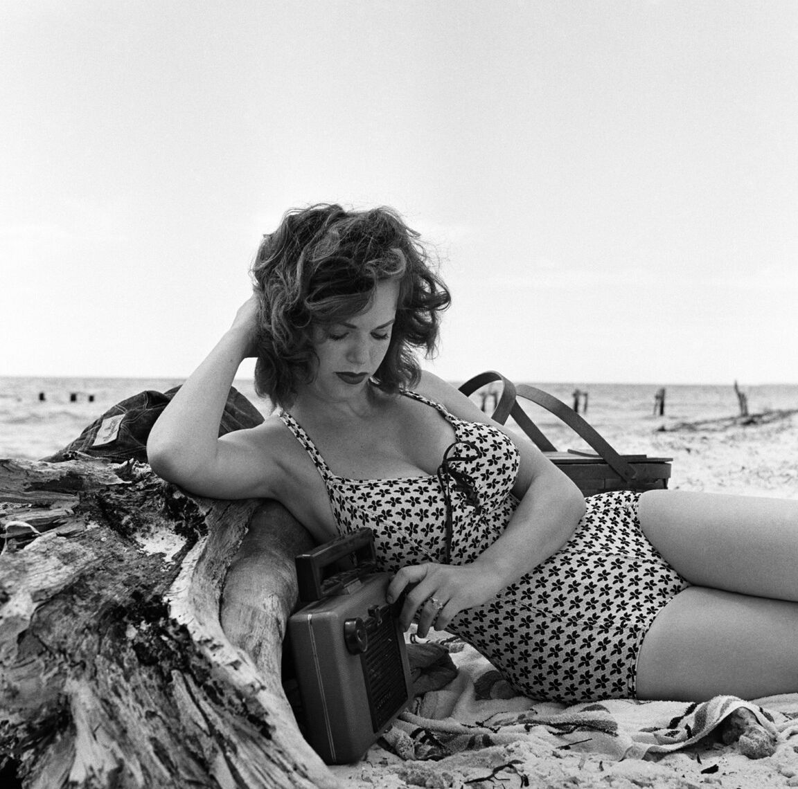 14P Black and white photoshooting with sexy playboy playmate Myrna Weber