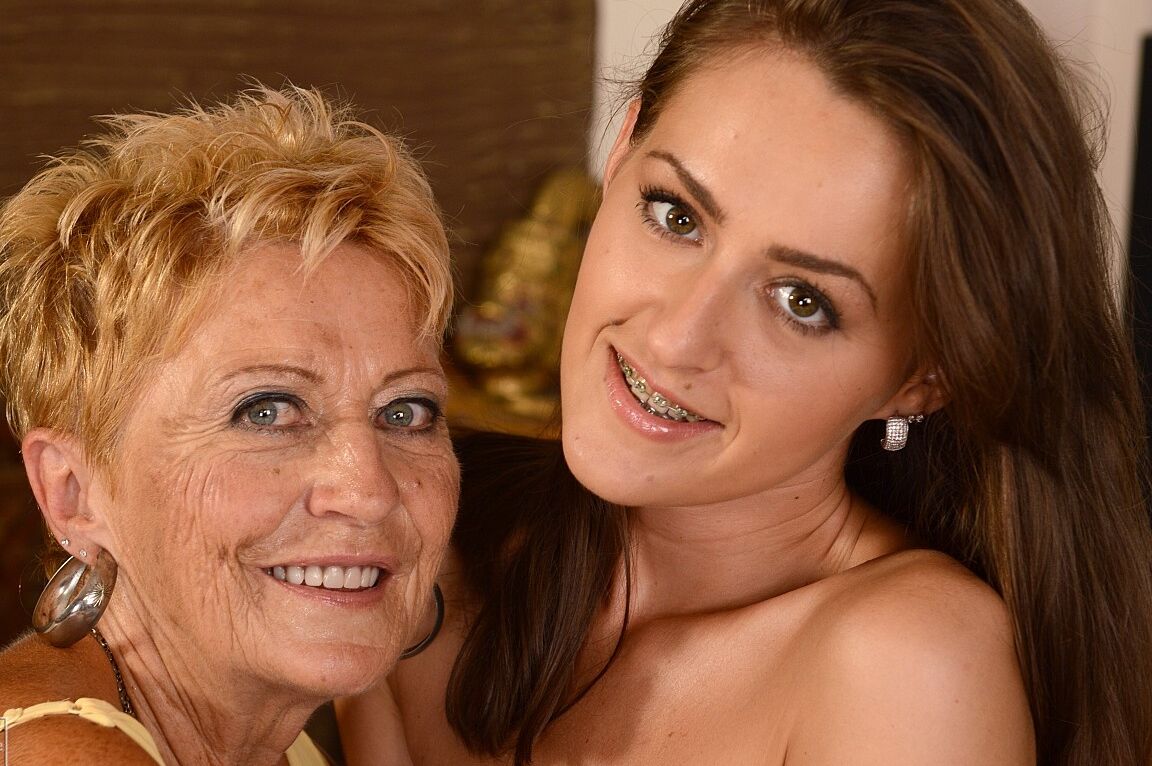 21P Velha Jovem Lésbica Amor Kendra Star, Malya