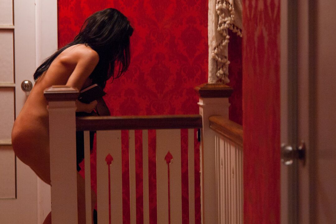 21P Impresionante MILF delgada Veronica Avluv atada y embestida duro