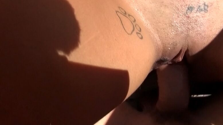 16P Jovem prostituta latina Audrey Kisses faz boquete POV antes de tomar gozada