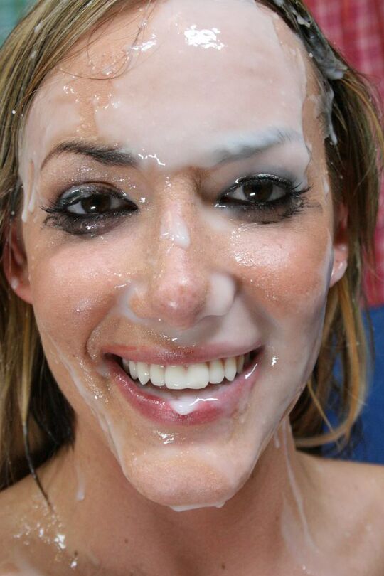 16P A linda gata Audrey Elson fica nua para foder um pau grande com bukkake
