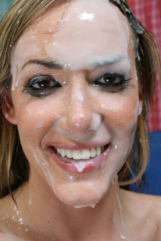 16P A linda gata Audrey Elson fica nua para foder um pau grande com bukkake