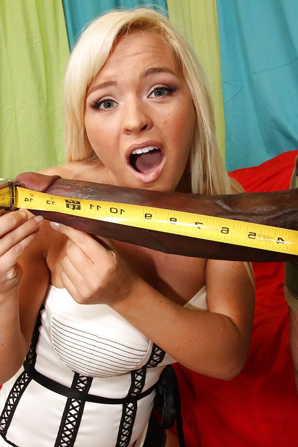16P La coquine Krissy Lynn est choquée quand une énorme bite pénètre dans sa chatte
