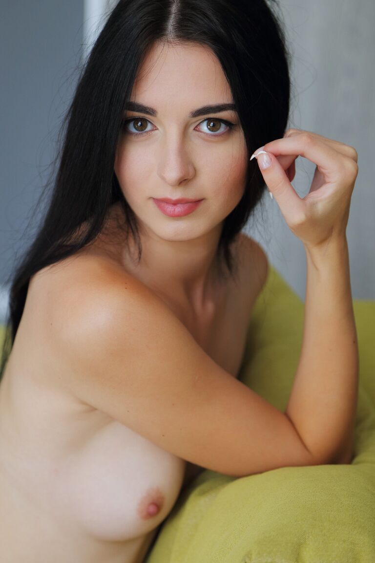 21P Met Art Benita