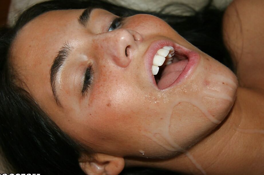 14P La morena Ashton Marie está chupando la polla dura de su nuevo novio