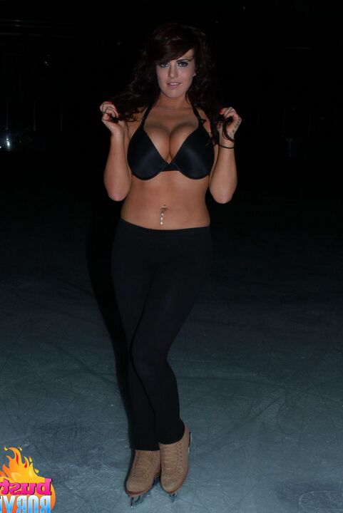 16P British figure skater Robyn Alexandra unleashes her knockers in pantyhose