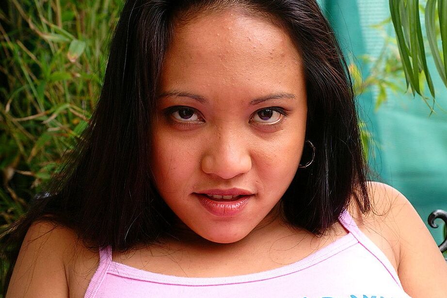 16P Asian first timer Lori unveiling wide open pink pussy for masturbation