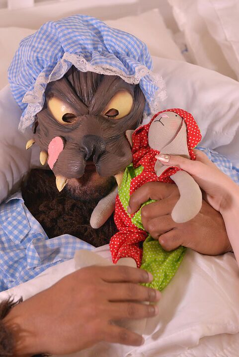 12P Blonde chick gets banged by the Big Bad Wolf in a Red Riding Hood outfit
