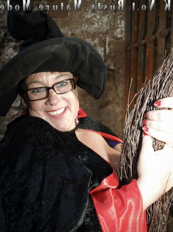 20P Obese amateur Warm Sweet Honey frees her tits and twat from cosplay apparel