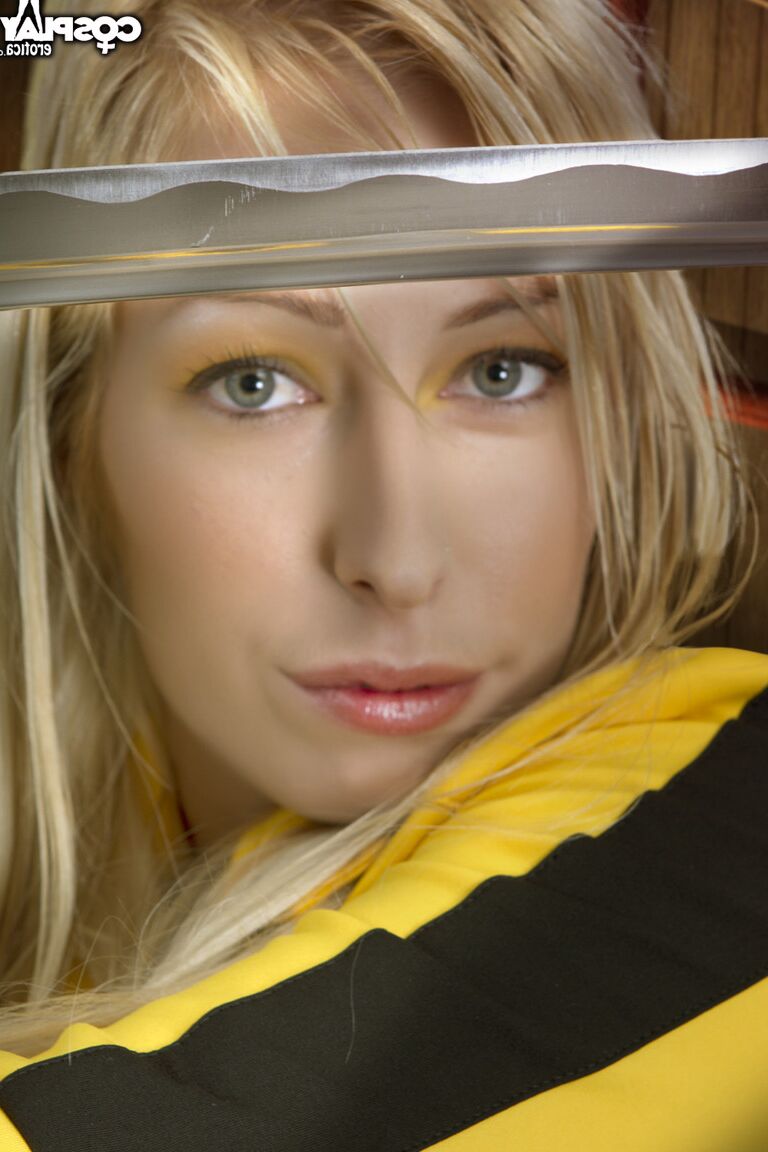 12P SandyBell em The Teahouse nua cosplay