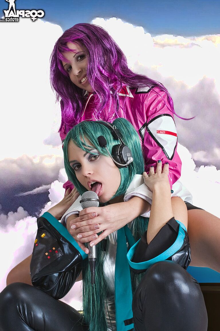 12P Destiny, cosplay nu Miku Vocaloid