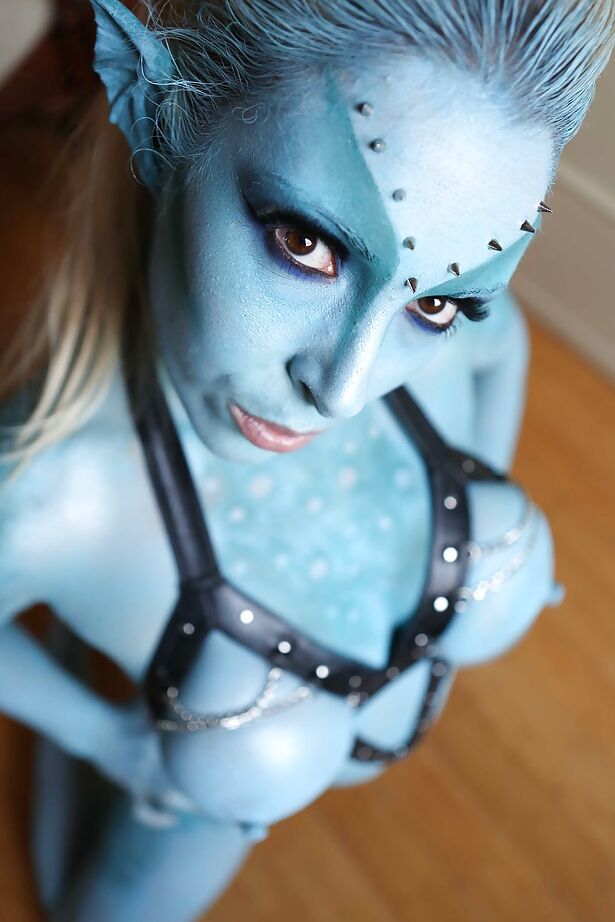 16P La estrella porno de tetas grandes Victoria Summers está haciendo un cosplay fantástico