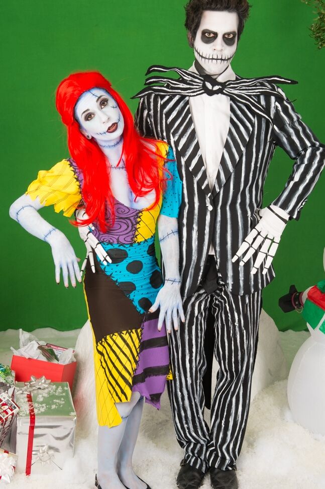 Das 15P-Cosplay-Girl Joanna Angel bekommt nach dem Doggystyle-Fick Sperma auf die großen Titten